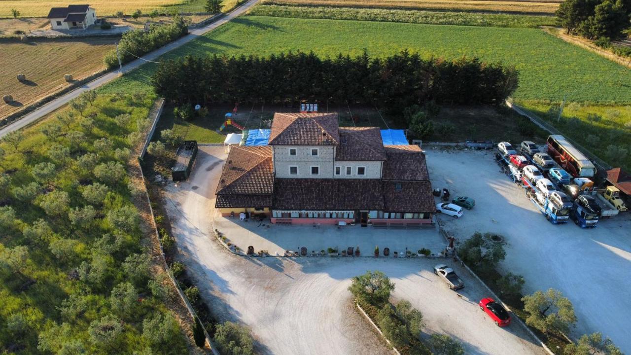 Agriturismo La Vecchia Cascina Di Paolo & Belinda Villa Pietrelcina Exteriör bild