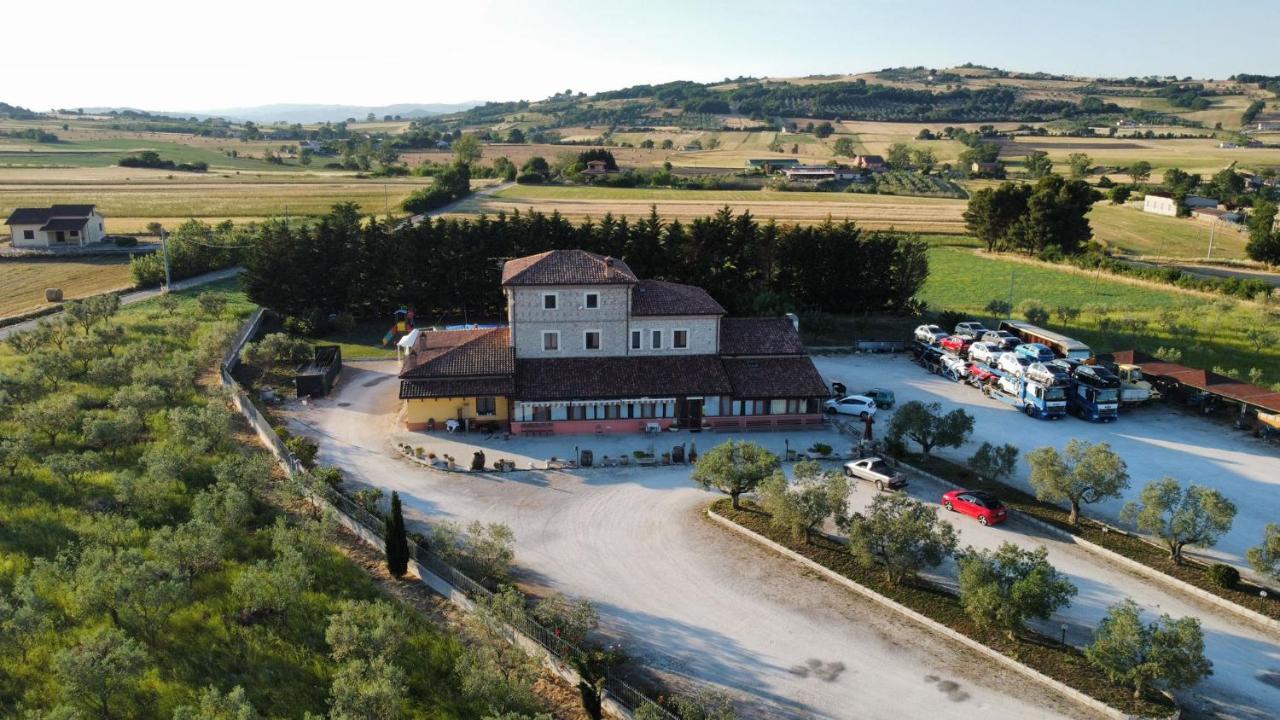 Agriturismo La Vecchia Cascina Di Paolo & Belinda Villa Pietrelcina Exteriör bild